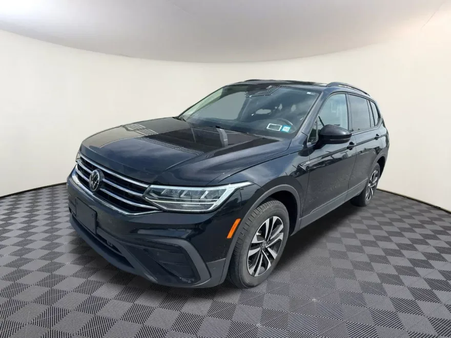 2022 Volkswagen Tiguan S photo 1