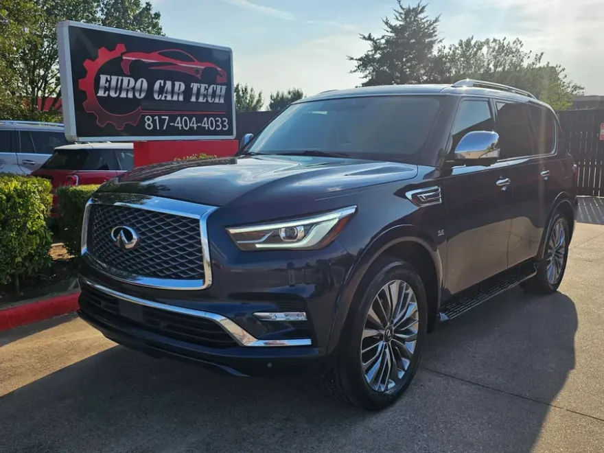 2019 Infiniti QX80 Luxe photo 1