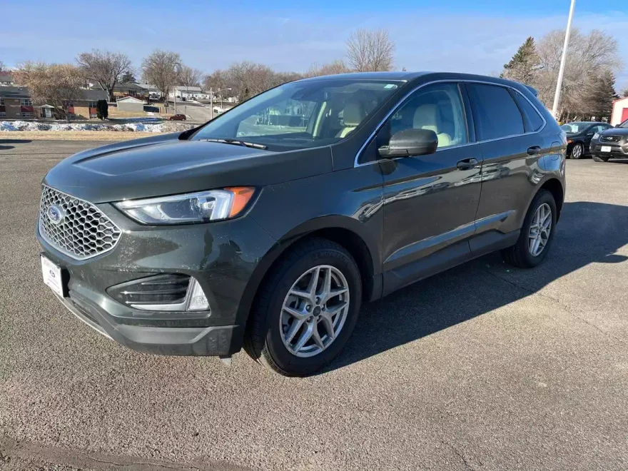 2024 Ford Edge SEL photo 1
