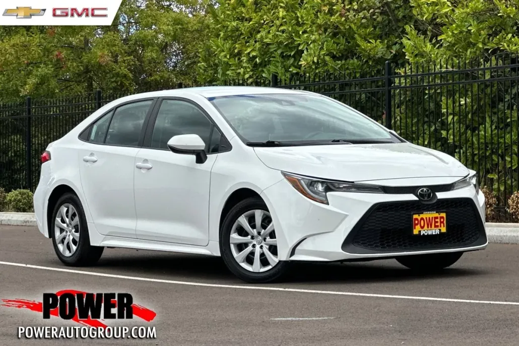 2021 Toyota Corolla LE photo 1