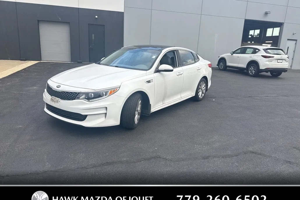 2016 Kia Optima EX photo 1
