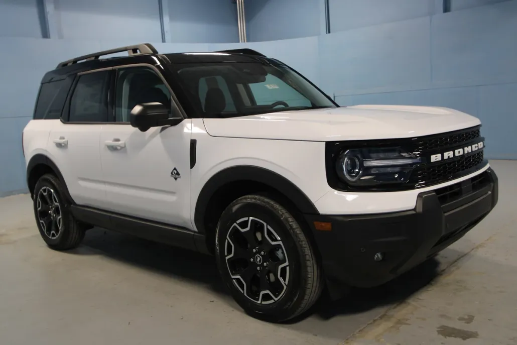 2025 Ford Bronco Sport Outer Banks photo 1