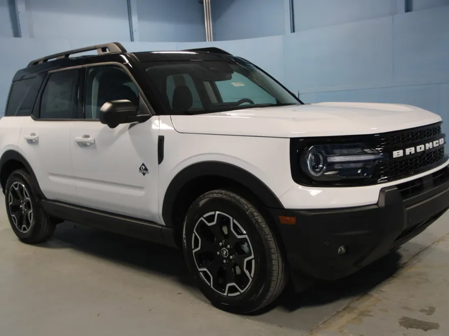 2025 Ford Bronco Sport Outer Banks photo 1