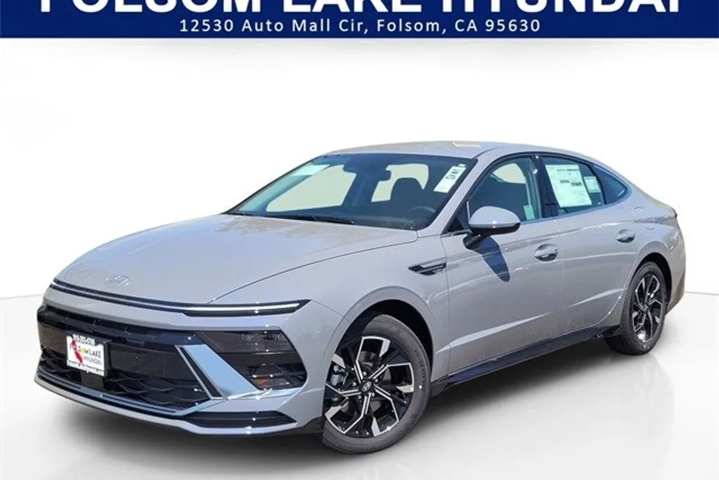 2025 Hyundai Sonata SEL photo 1