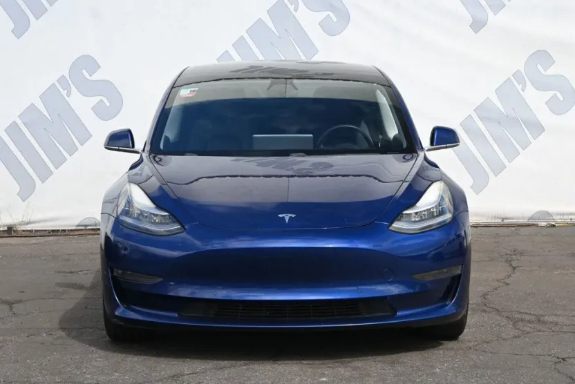 2020 Tesla Model 3 Standard Range Plus photo 1