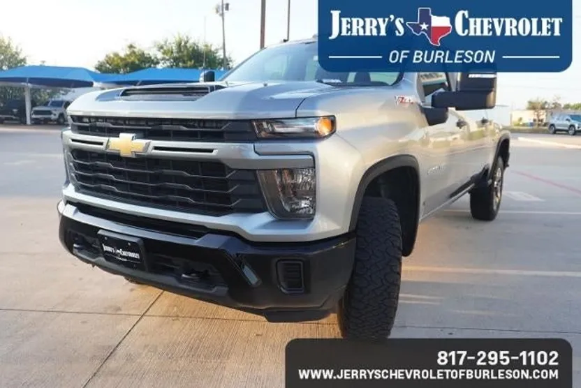 2024 Chevrolet Silverado 2500HD Custom photo 1