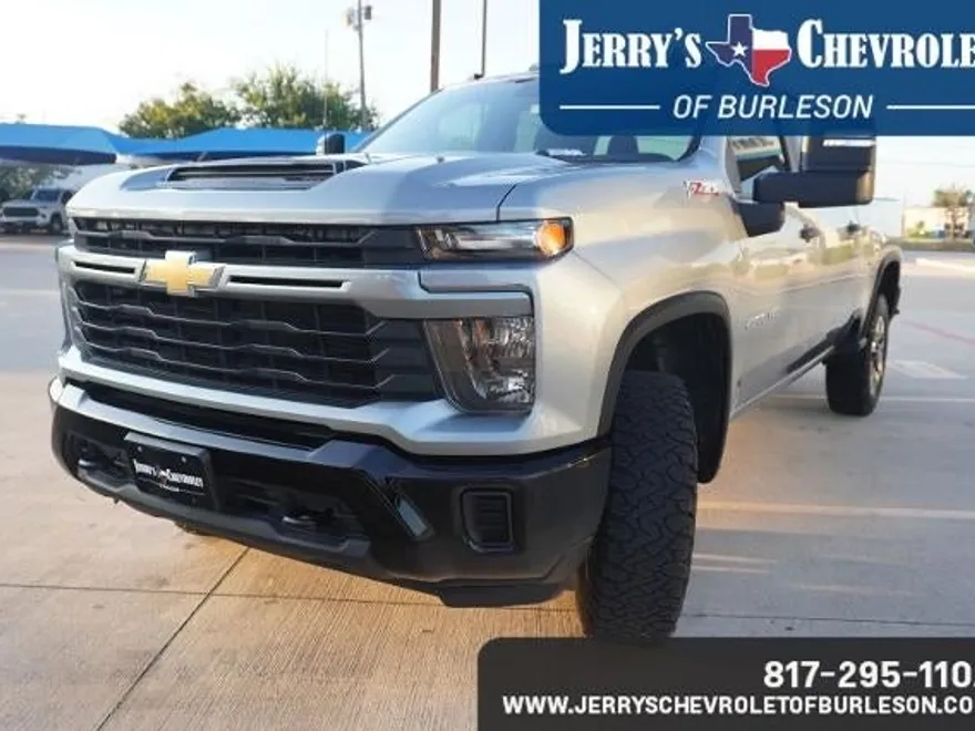 2024 Chevrolet Silverado 2500HD Custom photo 1