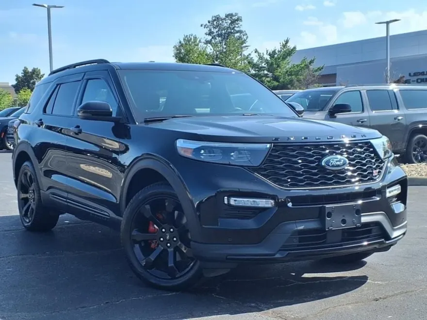 2023 Ford Explorer ST photo 1
