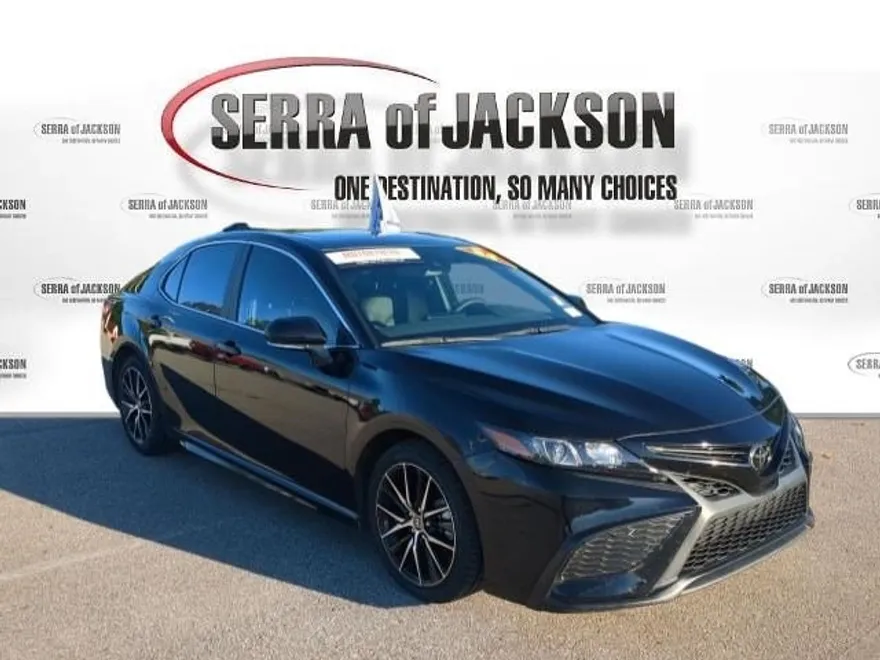 2024 Toyota Camry SE photo 1