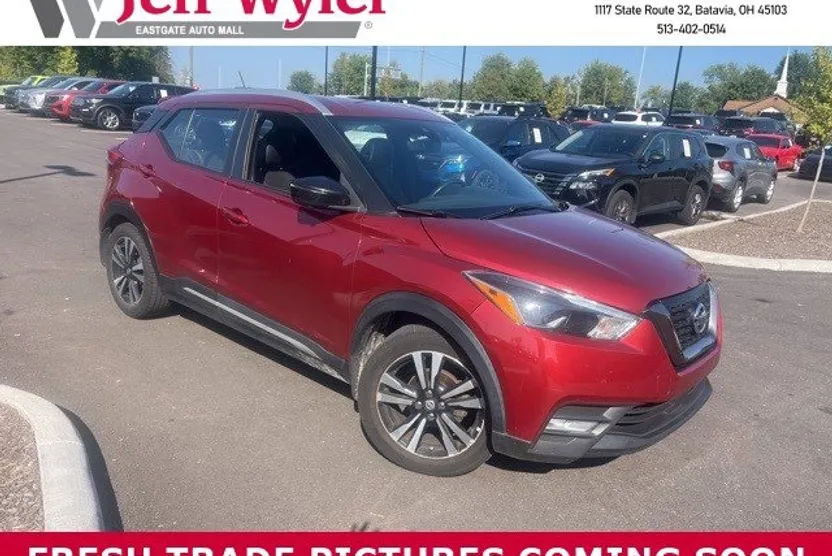2020 Nissan Kicks SR photo 1
