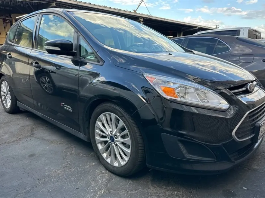 2017 Ford C-Max Energi SE photo 1