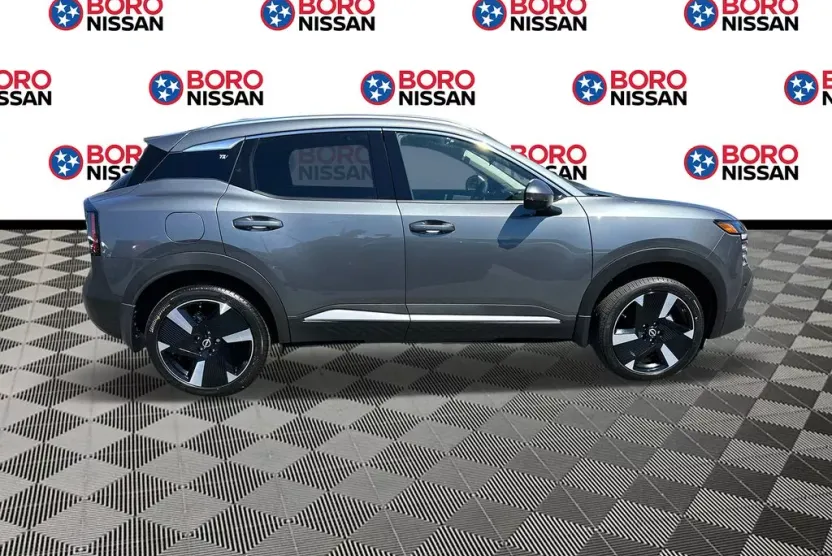 2025 Nissan Kicks SR photo 1