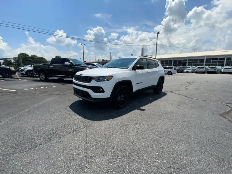 2025 Jeep Compass Latitude photo 1