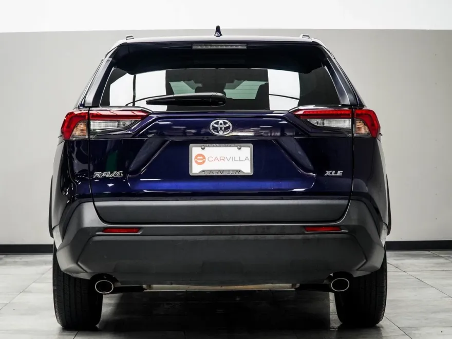 2024 Toyota RAV4 XLE photo 11