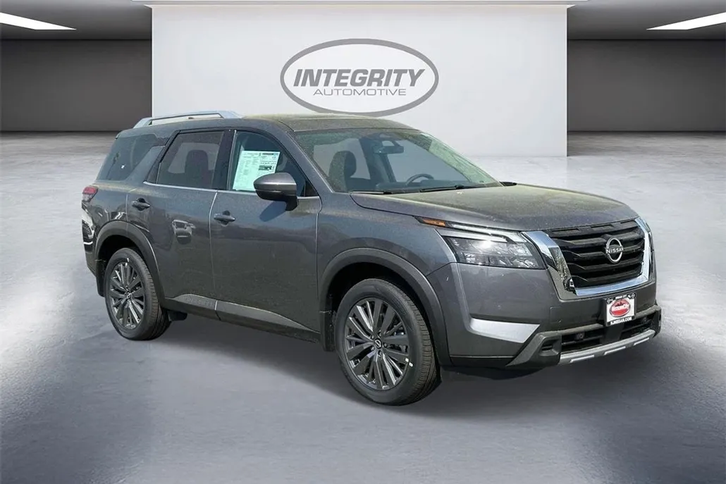 2025 Nissan Pathfinder SL photo 1