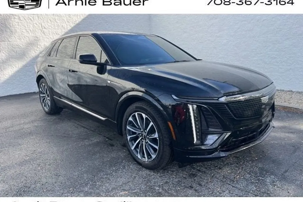 2024 Cadillac Lyriq Sport photo 1