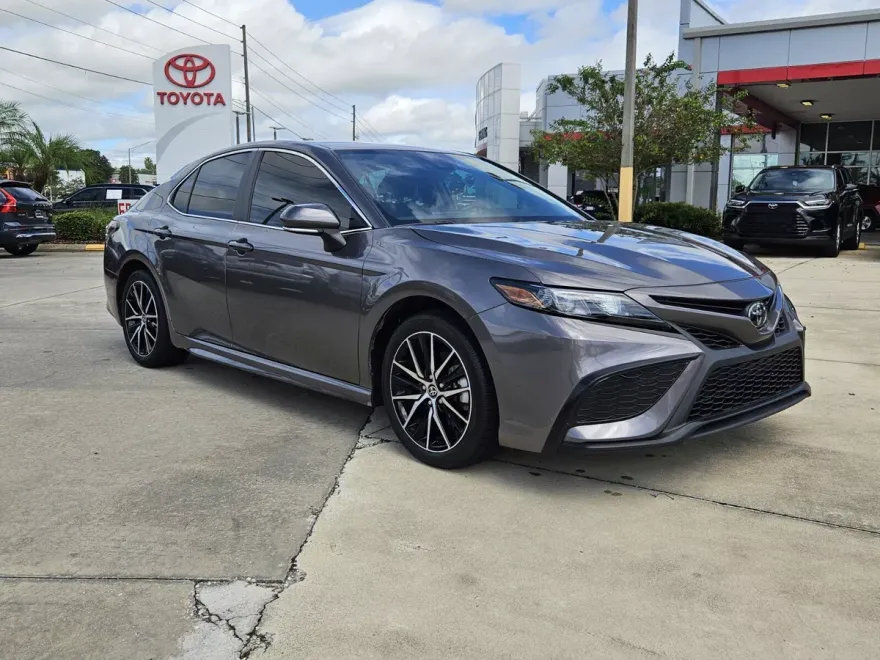 2024 Toyota Camry SE photo 1