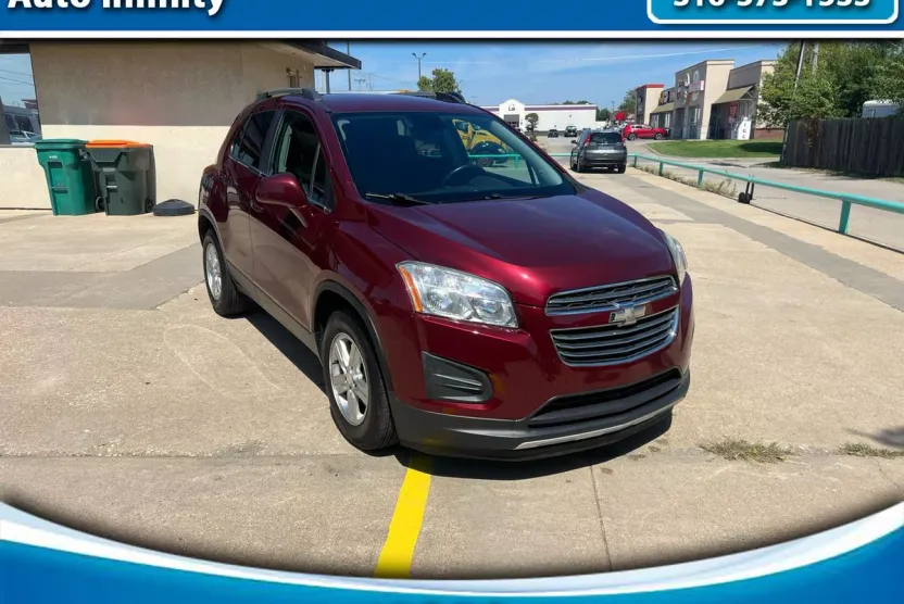 2016 Chevrolet Trax LT photo 1
