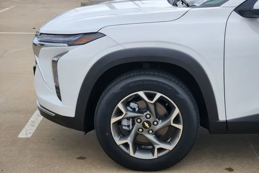 2026 Chevrolet Trax LT photo 1