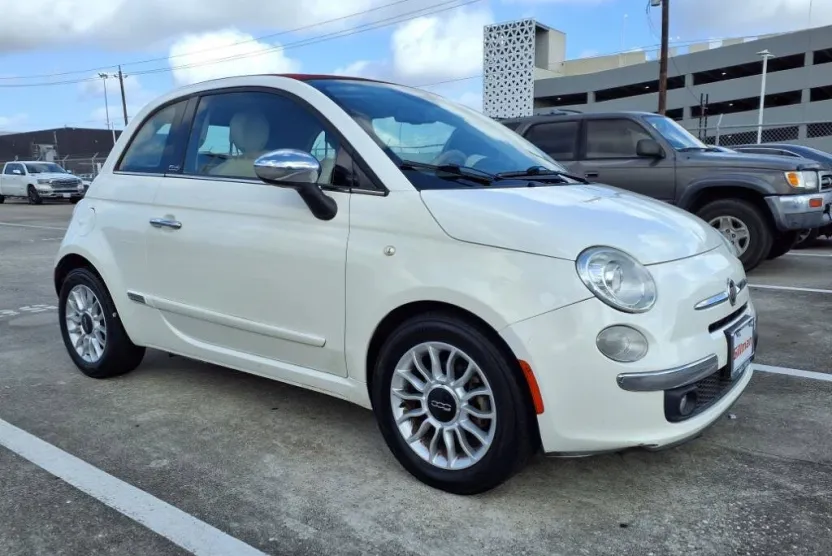 2014 Fiat 500 Lounge photo 1