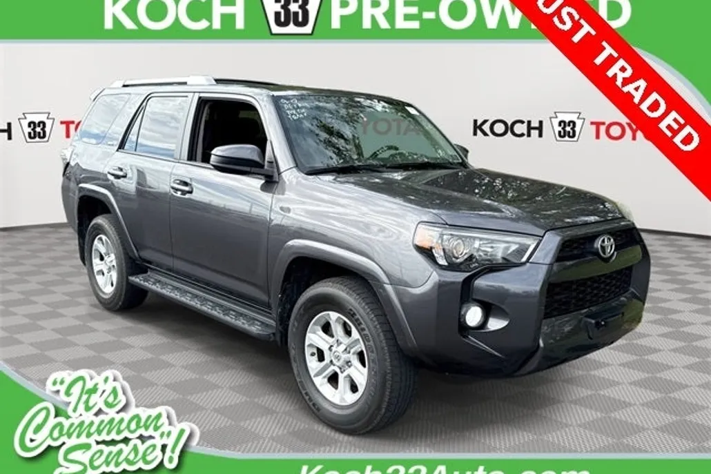 2016 Toyota 4Runner SR5 photo 1