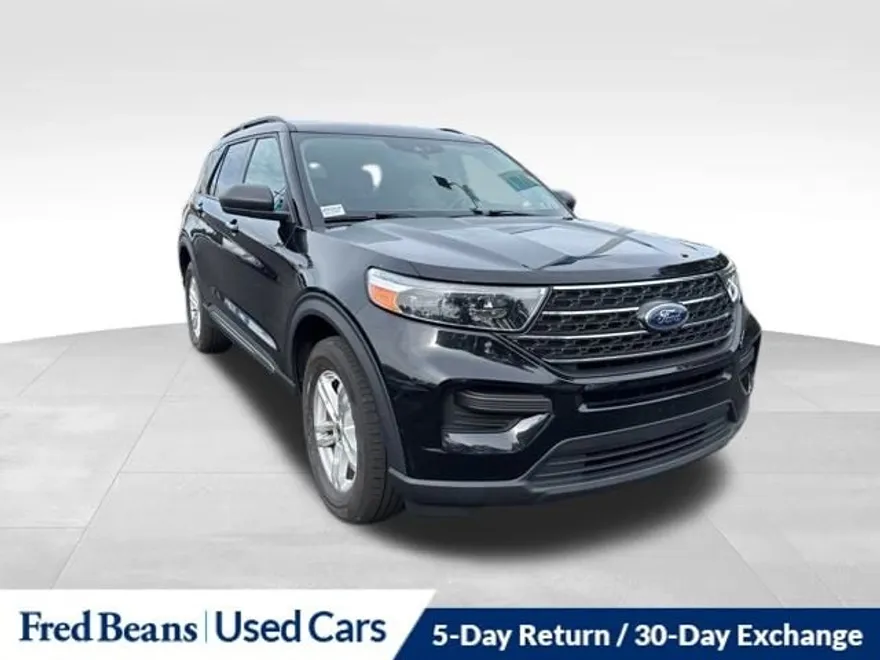2022 Ford Explorer XLT photo 1