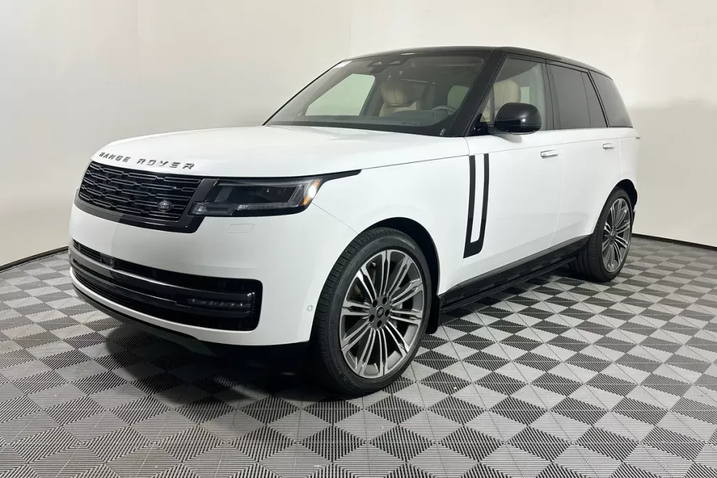 2025 Land Rover Range Rover SE photo 1
