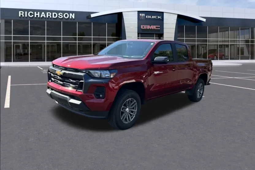 2024 Chevrolet Colorado LT photo 1