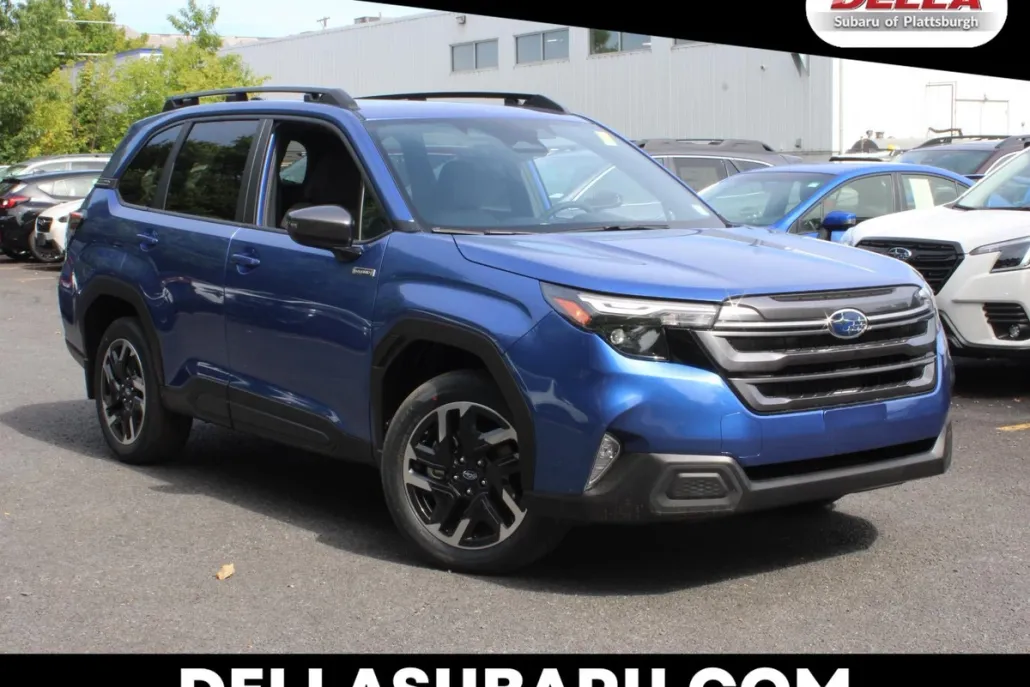 2025 Subaru Forester Premium photo 1