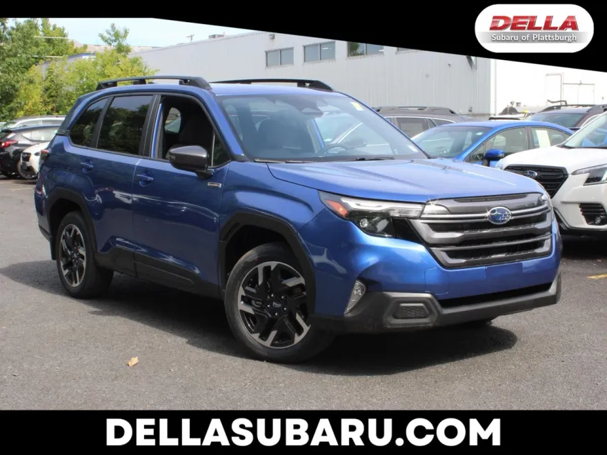 2025 Subaru Forester Premium photo 1