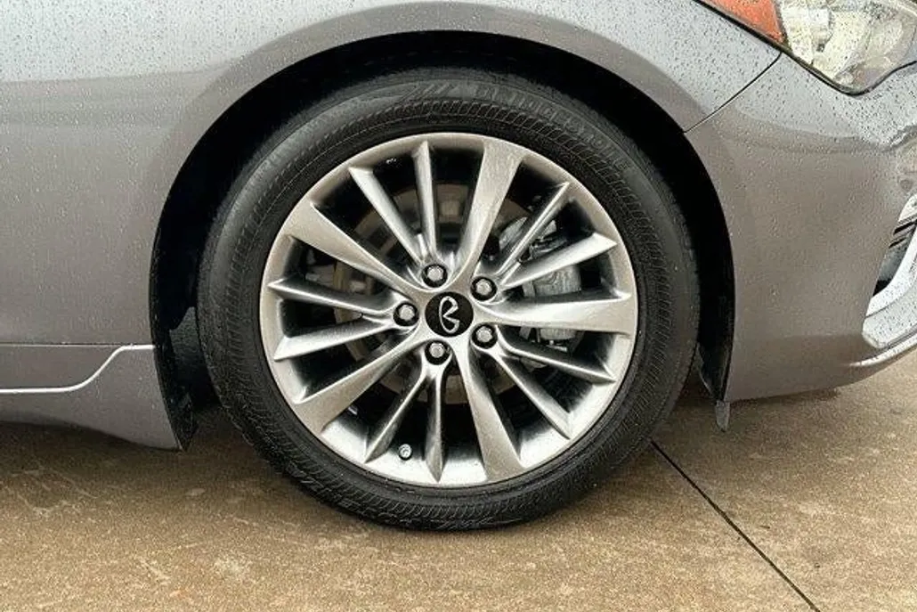 2024 Infiniti Q50 LUXE photo 1