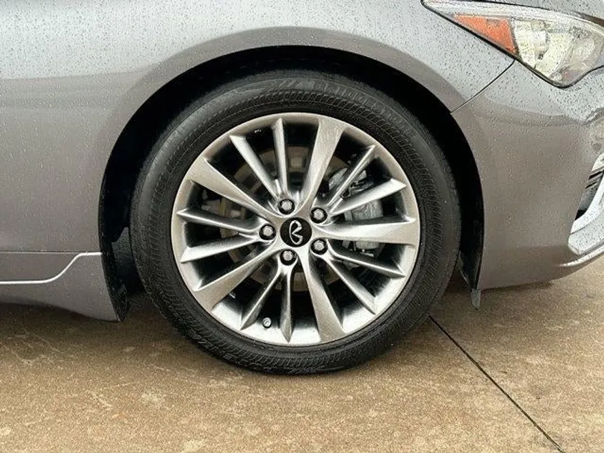 2024 Infiniti Q50 LUXE photo 1