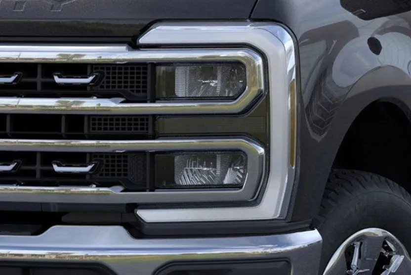 2026 Ford F-350 Lariat photo 1