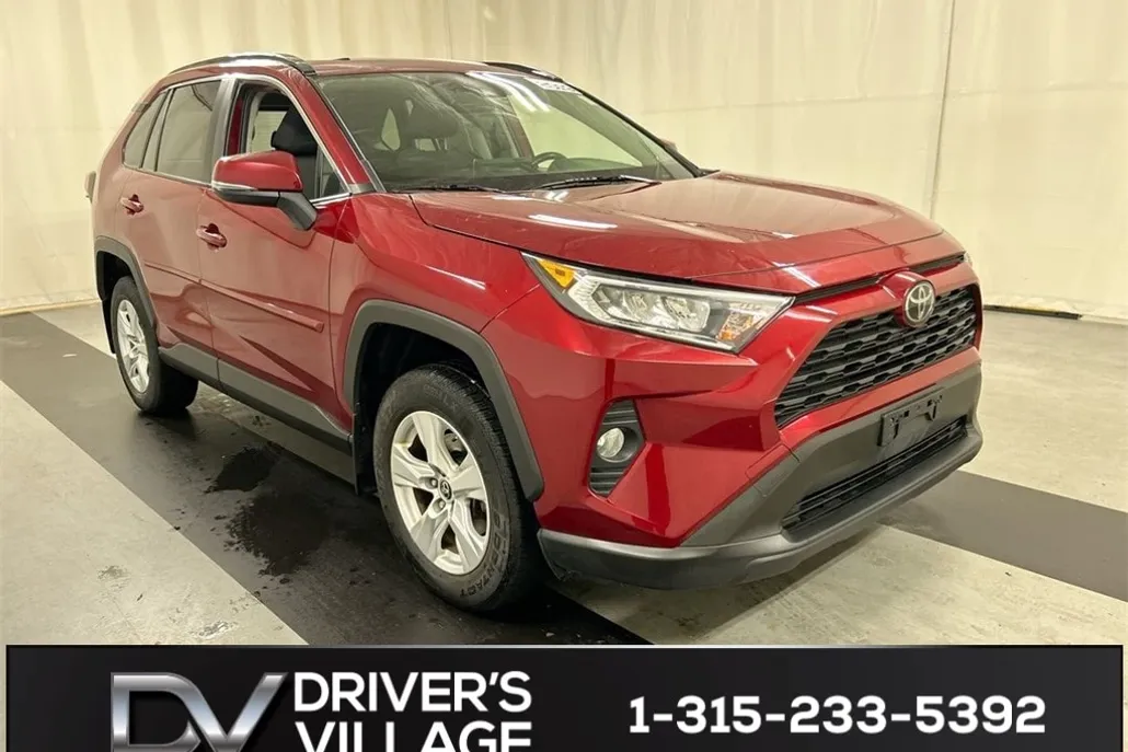 2019 Toyota RAV4 XLE photo 1