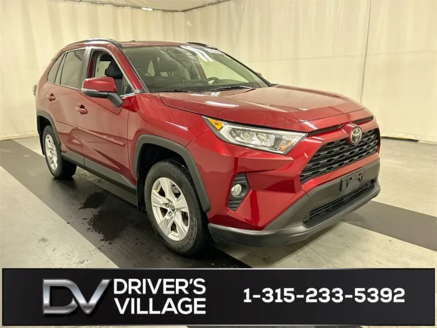 2019 Toyota RAV4 XLE photo 1