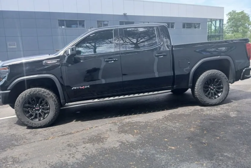 2023 Gmc Sierra 1500 AT4X photo 1