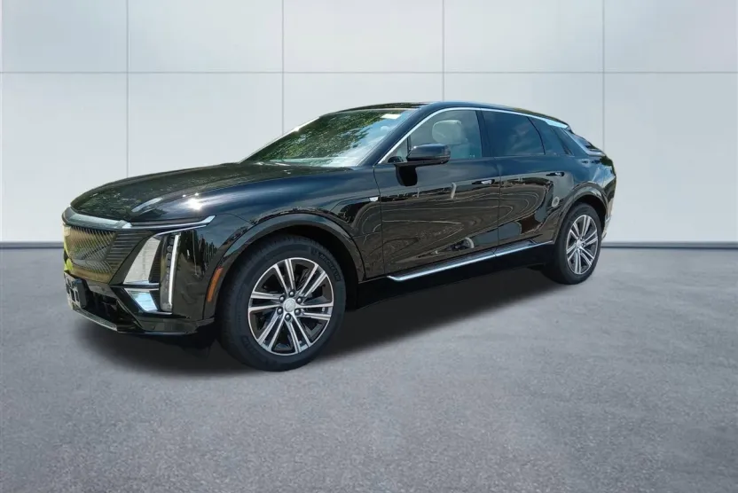 2024 Cadillac Lyriq Luxury photo 1