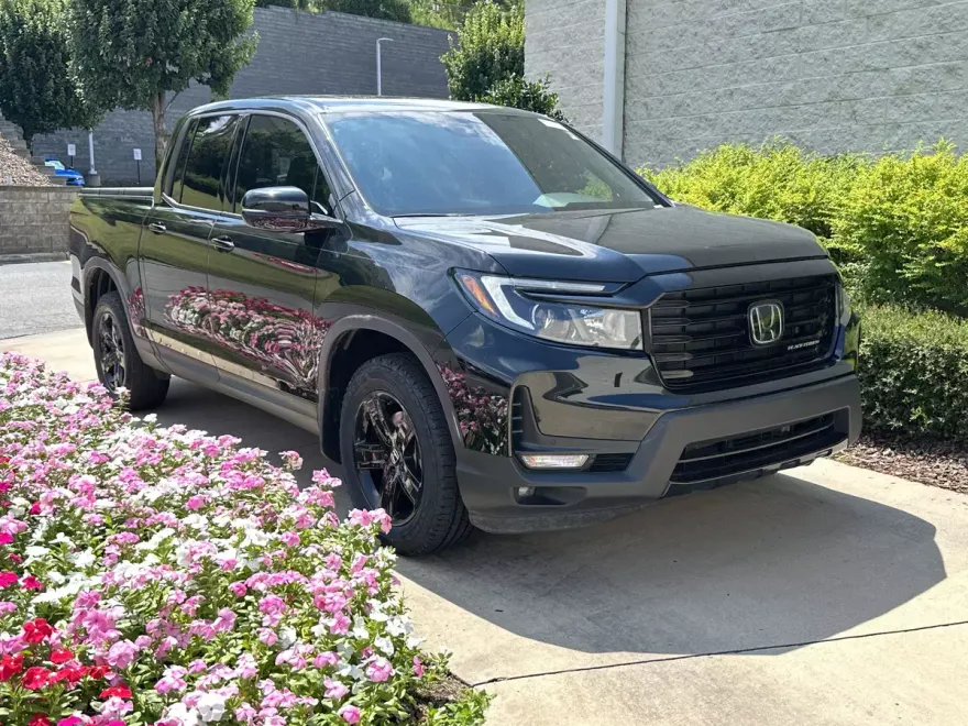 2023 Honda Ridgeline Black Edition photo 1