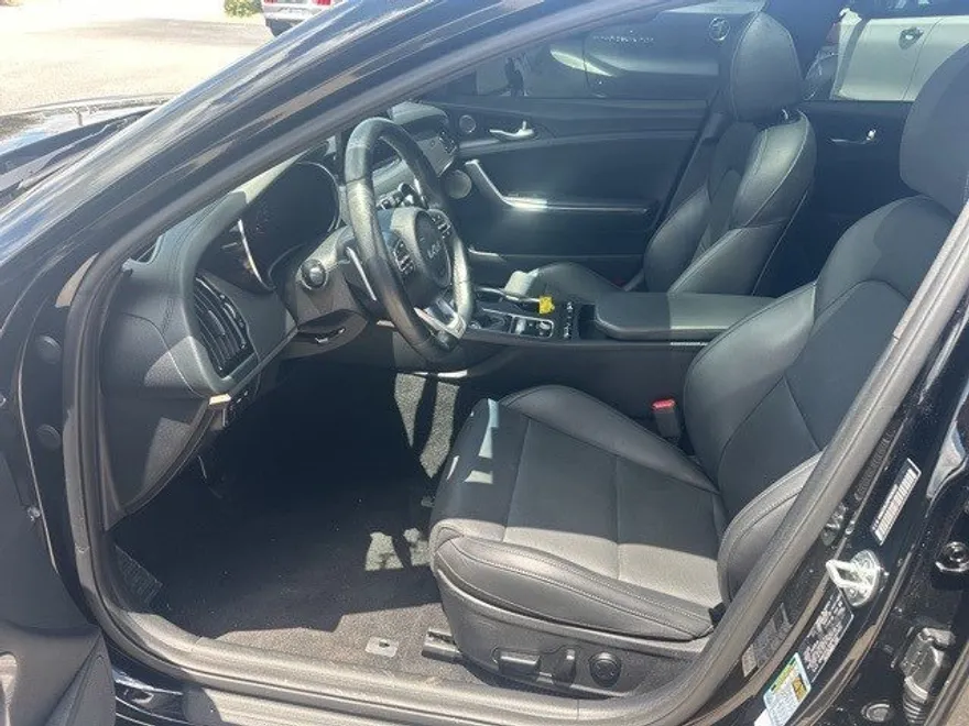 2023 Kia Stinger GT-Line photo 1