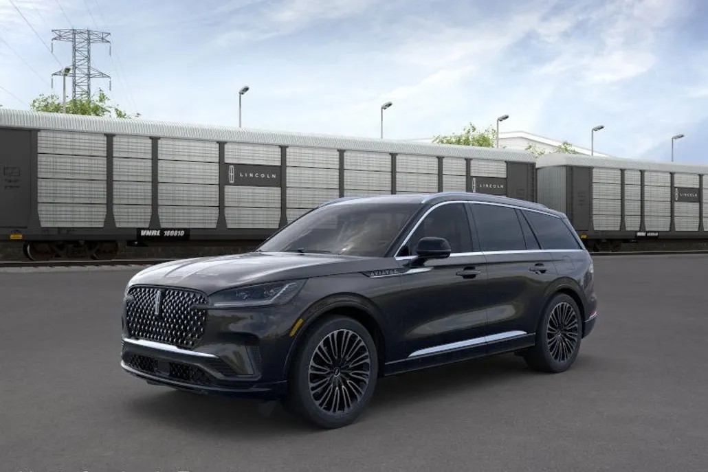 2025 Lincoln Aviator Black Label photo 1