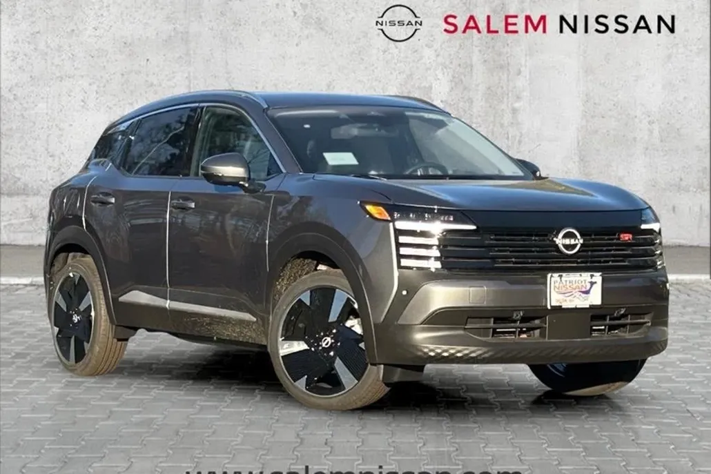 2025 Nissan Kicks SR photo 1