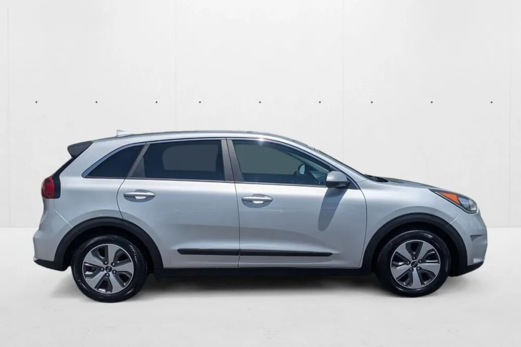 2018 Kia Niro FE photo 1