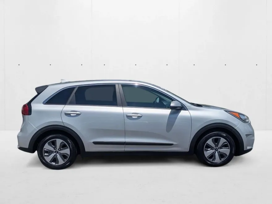 2018 Kia Niro FE photo 1