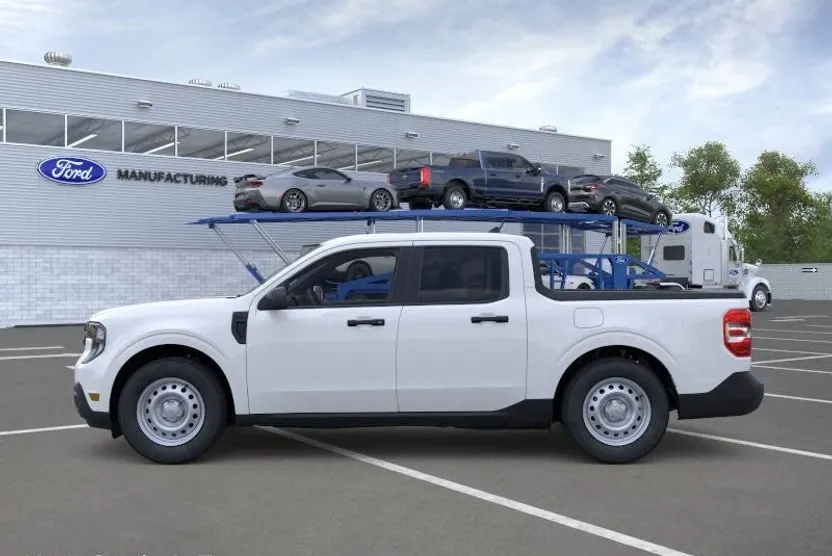 2025 Ford Maverick XL photo 1