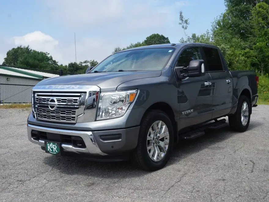2021 Nissan Titan SV photo 1