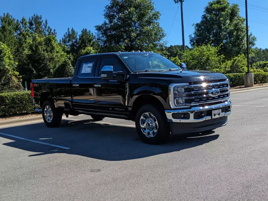 2025 Ford F-350 Lariat photo 1