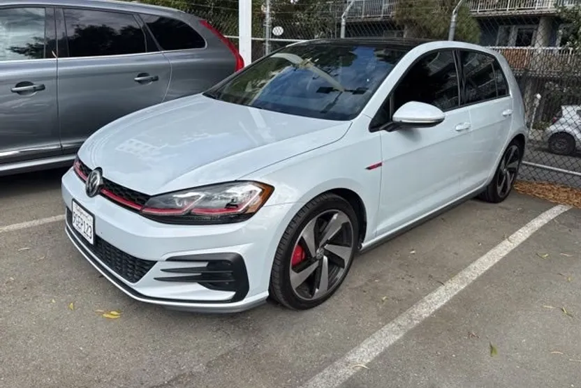 2019 Volkswagen Golf GTI SE photo 1