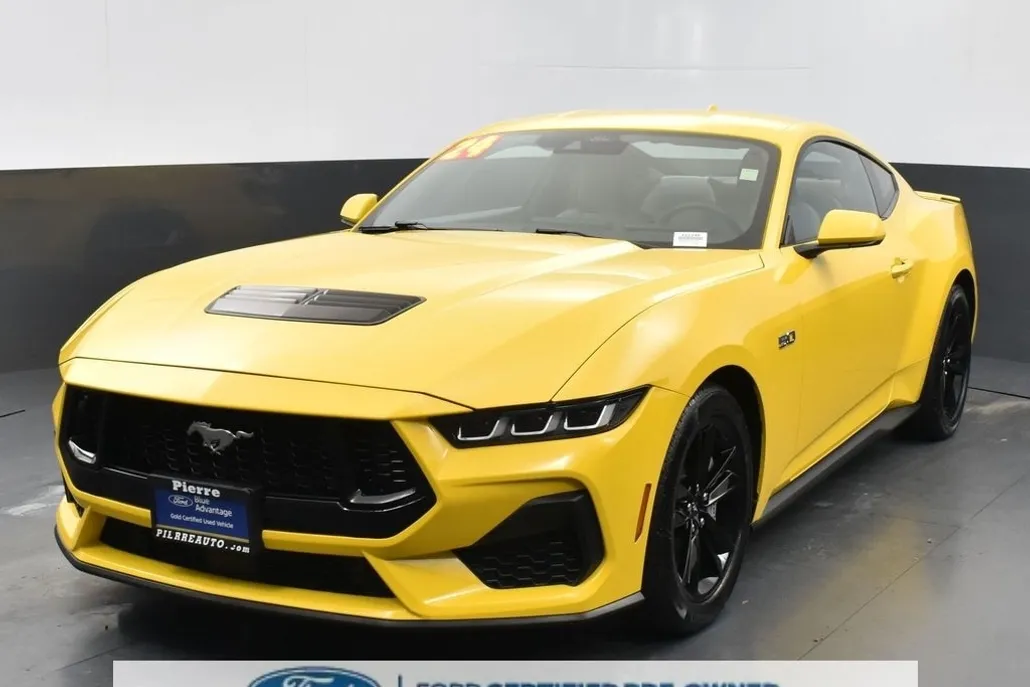 2024 Ford Mustang GT photo 1