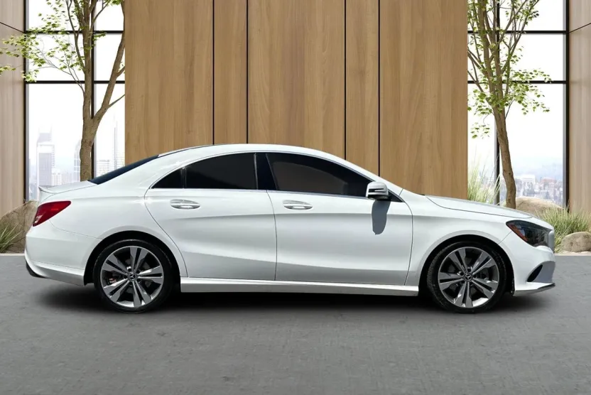 2019 Mercedes Benz CLA 250 photo 1