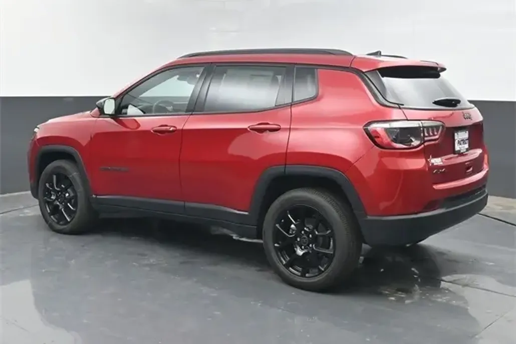 2026 Jeep Compass Latitude photo 1